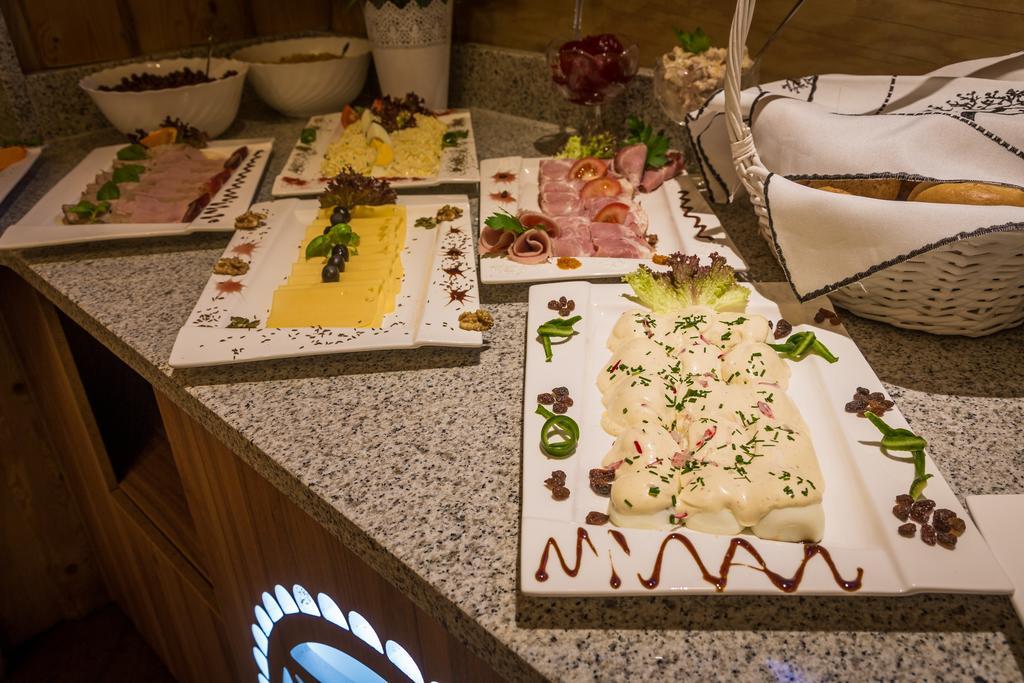 Bed & Breakfast Tatrzanski Dworek 3*
